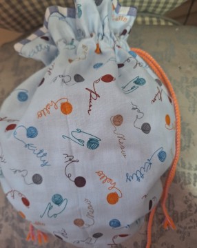 Forundringspose-lyseblå med garnnøster